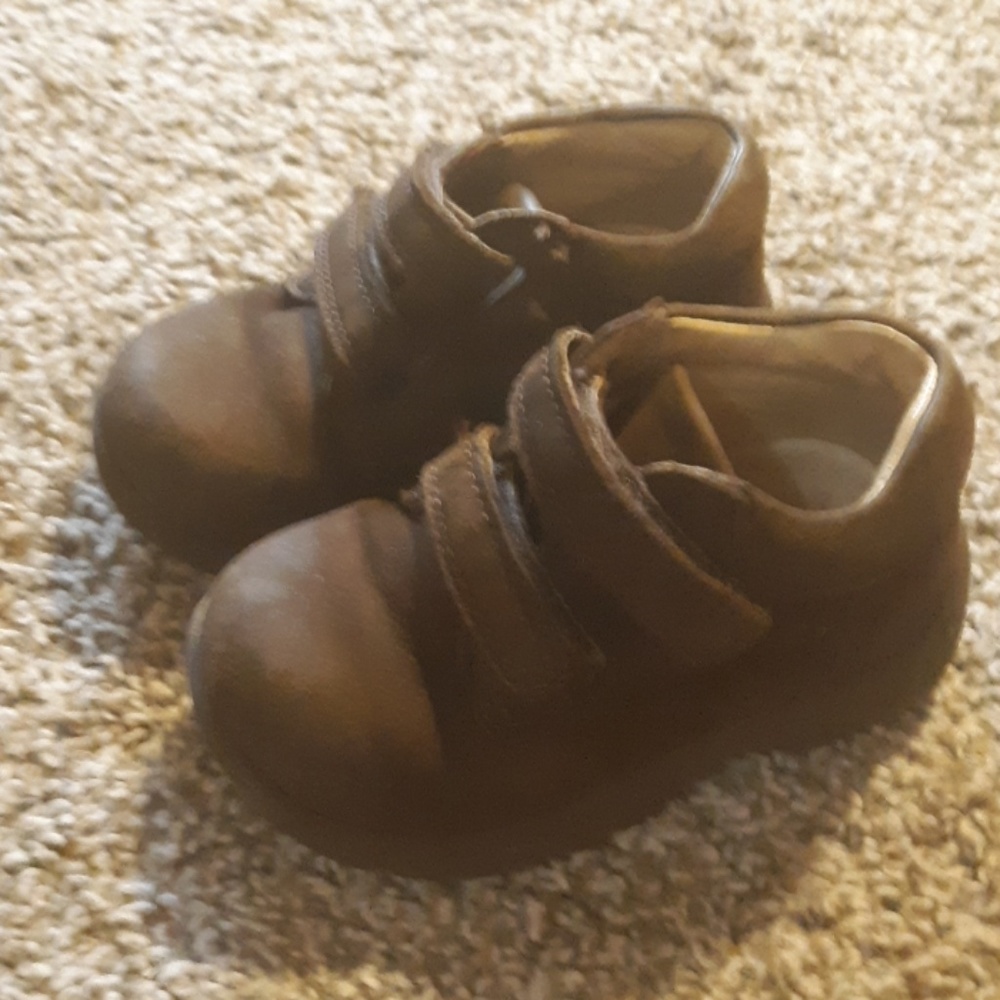 Boy leather booties